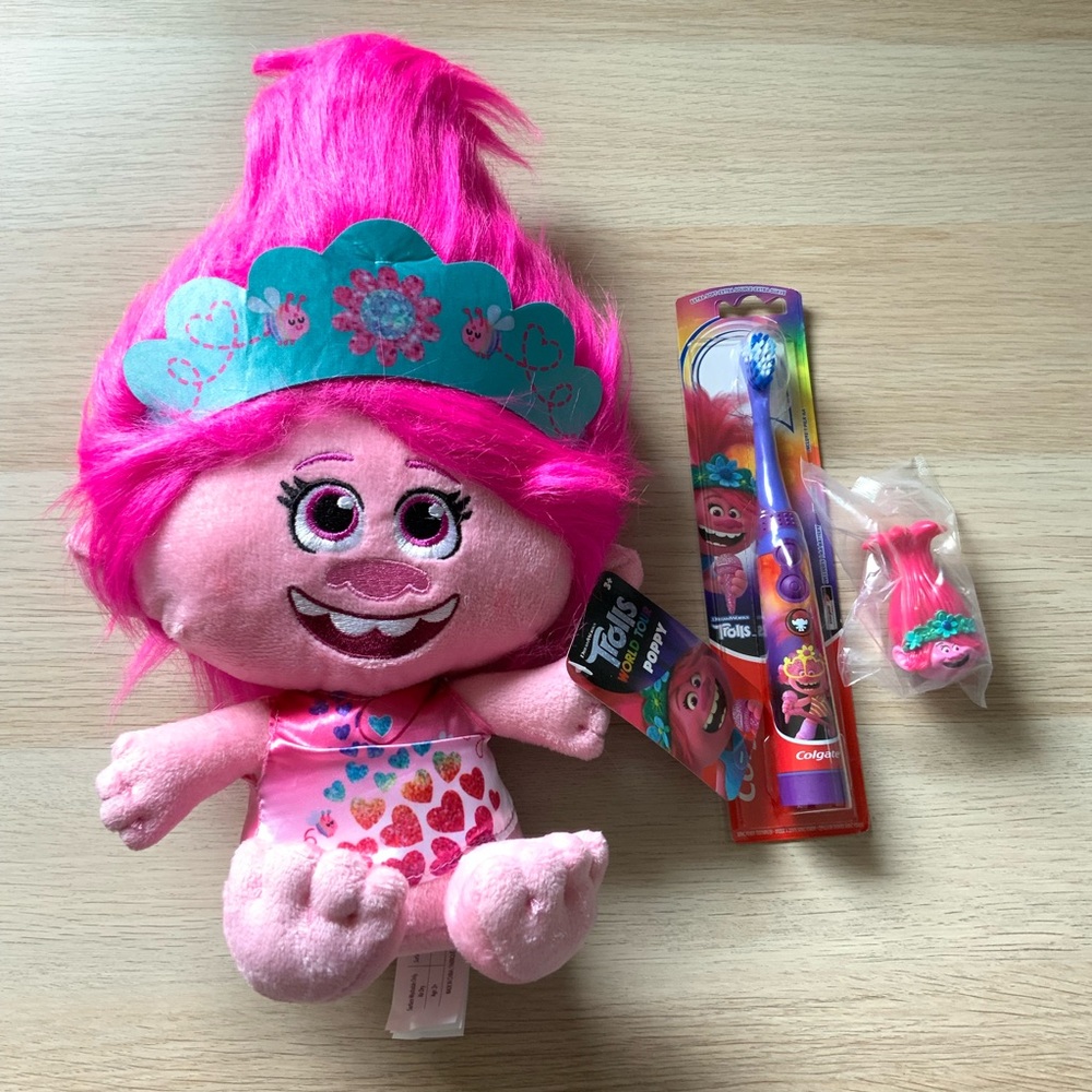 Trolls World Tour 2020 Poppy Stuffed Toy With Powered Toothbrush/ Toothbrush Cap